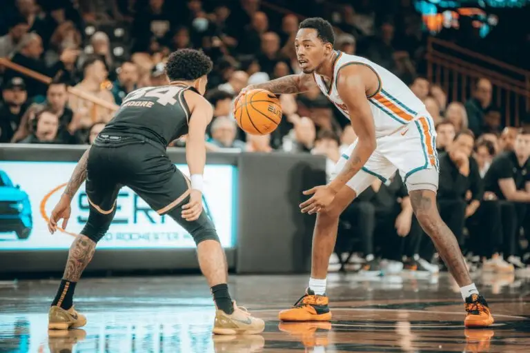 Oakland vs Detroit Mercy MBB, photographed by C2 Visual Media